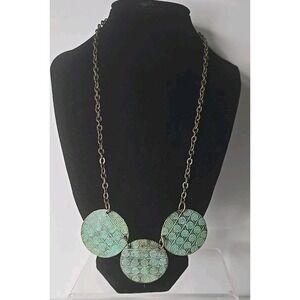 Turquoise-colored, three-pendant Necklace with a swirl pattern Western Country